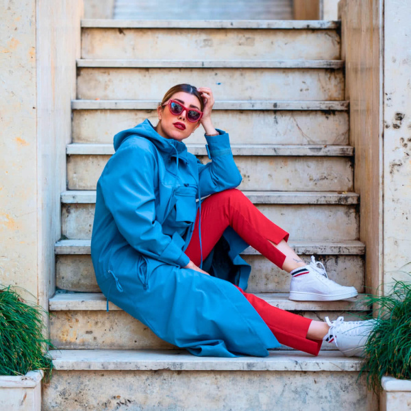 Синий удлиненный плащ